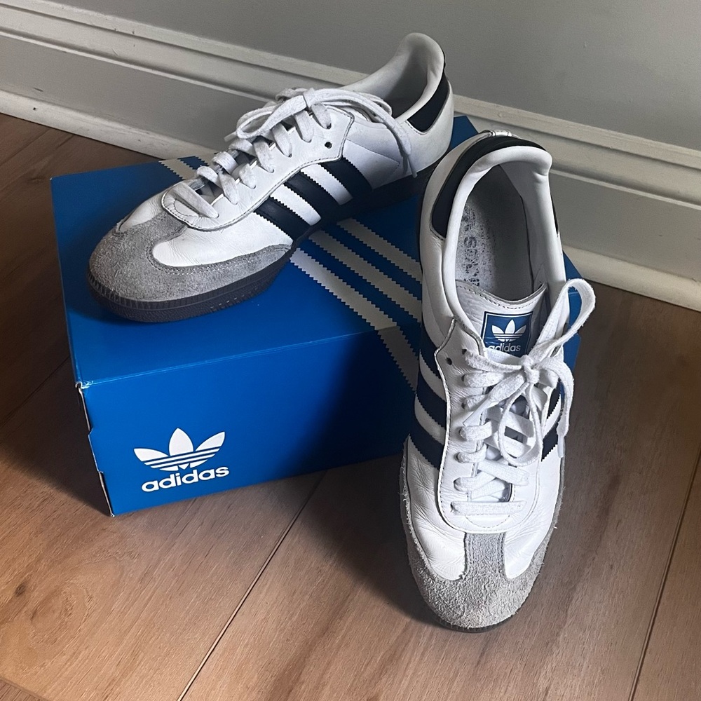 Adidas Sambas OG in White/Black/Granite